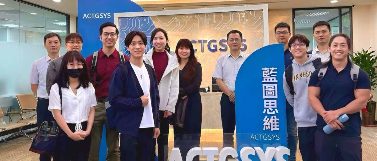 ACTGSYS 藍圖思維團隊於辦公室合影，主打以 AI 與企業系統為核心的年輕新創團隊。(圖/業者提供)

