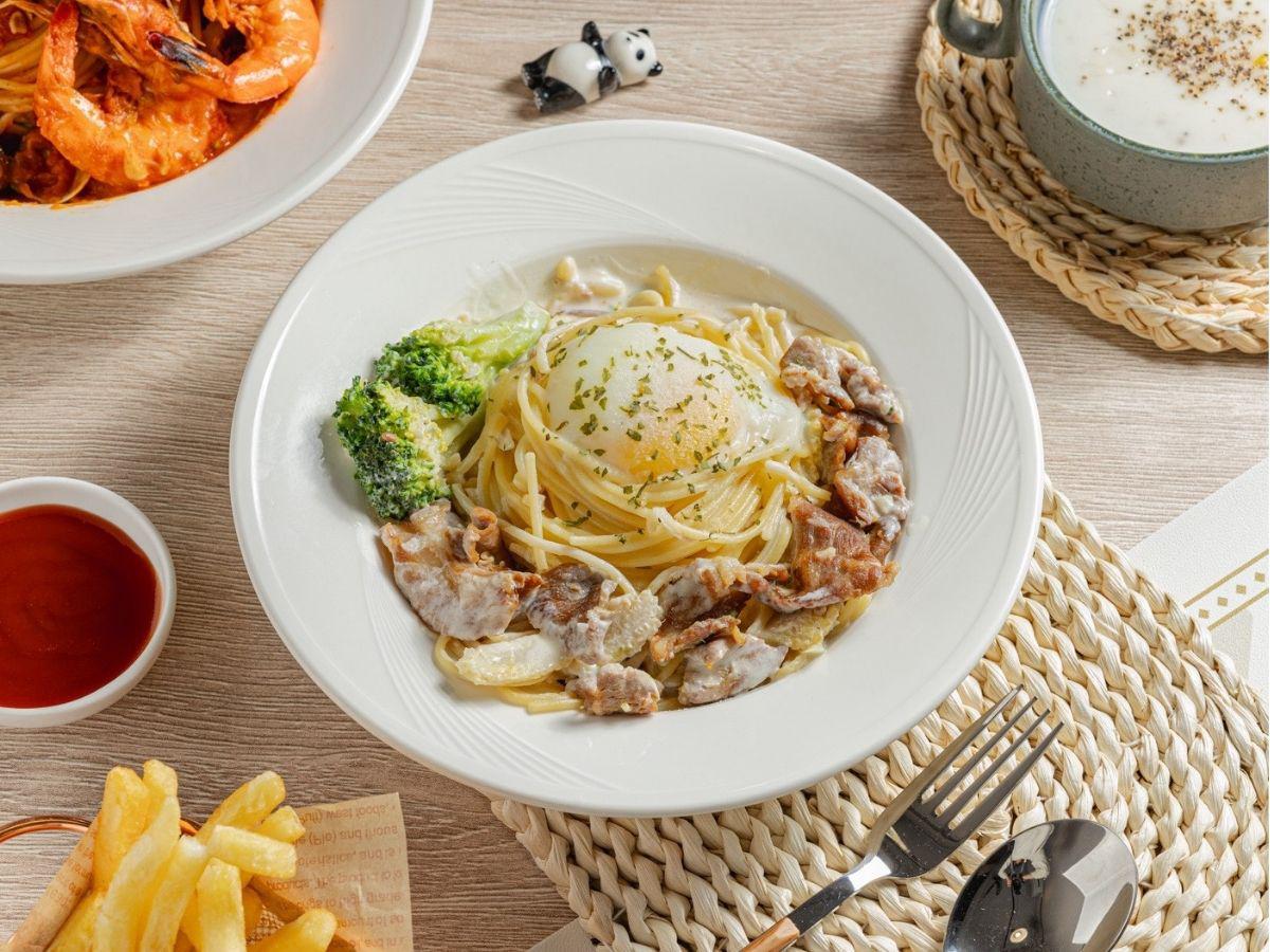 雨天也不怕,在家透過中和外送美食服務,享用熱騰騰的義大利麵(圖/Medick Marketing Ltd.提供)