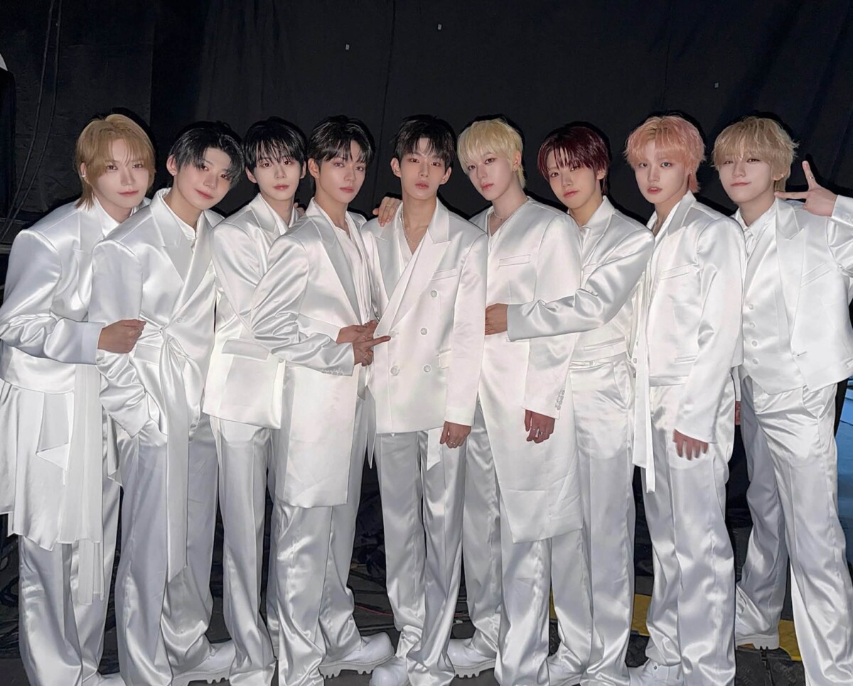 AAA 新人獎男團 AHOF 首爾開唱 九人合體、志恩回歸引爆全場