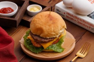 八德早餐店首選 菠蘿堡、鍋燒麵到炒飯 熱門餐點樣樣有人點