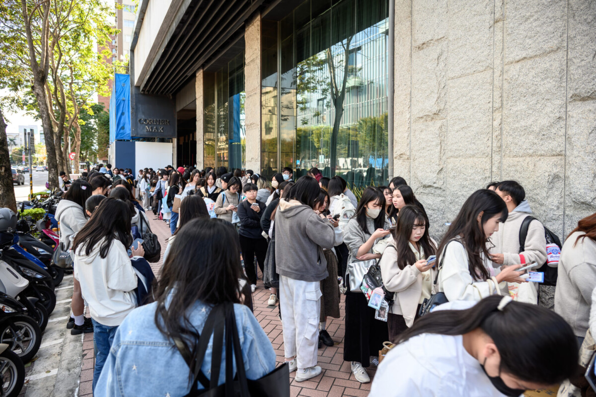 雙向奔赴的愛！ARKis 週年盛典圓滿落幕 數百粉絲塞爆會場 淚海中許下四季之約