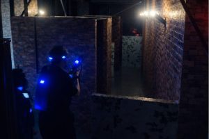 汐止雷射槍戰場新開幕 建模師忠實復刻電玩場景 長距狙擊超刺激