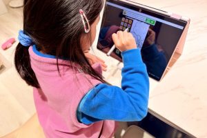 電商最頂筆電現省近萬元！加碼「買1送1」全場狂讚CP值爆表：一台抵多台