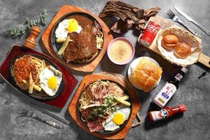 高雄瑞豐夜市必吃原肉牛排 厚切飽滿肉汁 搭配酥皮濃湯超滿足