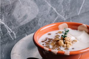 豆花也能加辣、調酒？無味定律讓傳統甜品搖身一變成風格料理