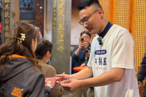 士林金面媽祖廟超靈 盛傳企業家愛拜 林揚庭除夕守夜為士林北投祈福