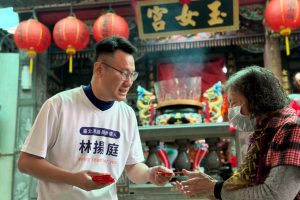 「三寶爸」合體 蔣萬安身旁「他」受矚 林揚庭傳承林瑞圖 在地囡仔拚友善育兒