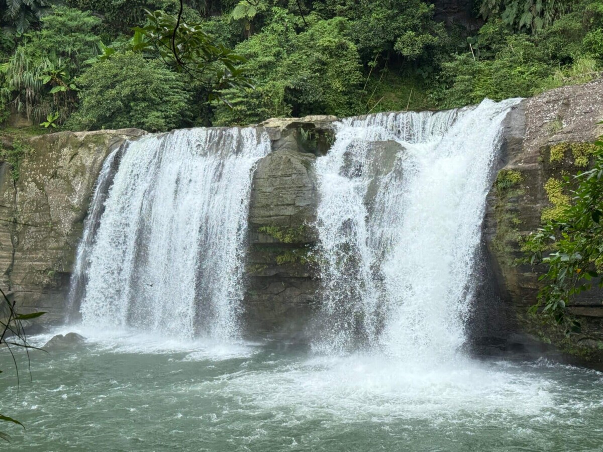 新北景點｜平溪不只放天燈，探索神秘角落！體驗昭和古宅、微笑車站與靜謐瀑布～