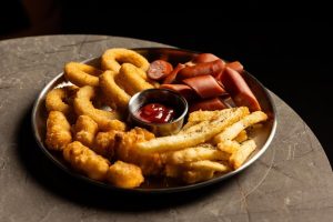 大同區老宅咖啡廳 從咖啡香到微醺調酒 一間店陪你從白天到夜晚