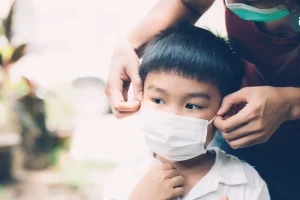 校園病毒多路侵襲！醫：退燒停藥易反彈單次抗病毒藥讓治療更完整