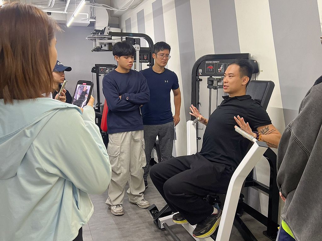 健身金牌教練Luke徐裕勝分享如何透過學習健身專業，為自己開拓第二職涯跑道。(圖/徐裕勝提供)