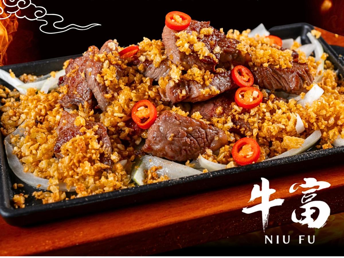 明星也愛的中山區溫體牛肉鍋湯 頭現熬5-6小時、牛肉熱炒也好吃