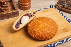 中和人氣咖哩麵包 現磨咖啡搭上日本咖哩麵包 打造上班族療癒日常