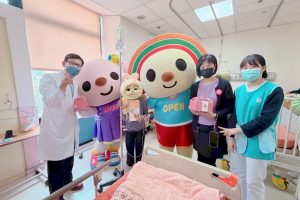OPEN現身萬芳醫院陪童過節 洗手操防腸病毒寓教於樂