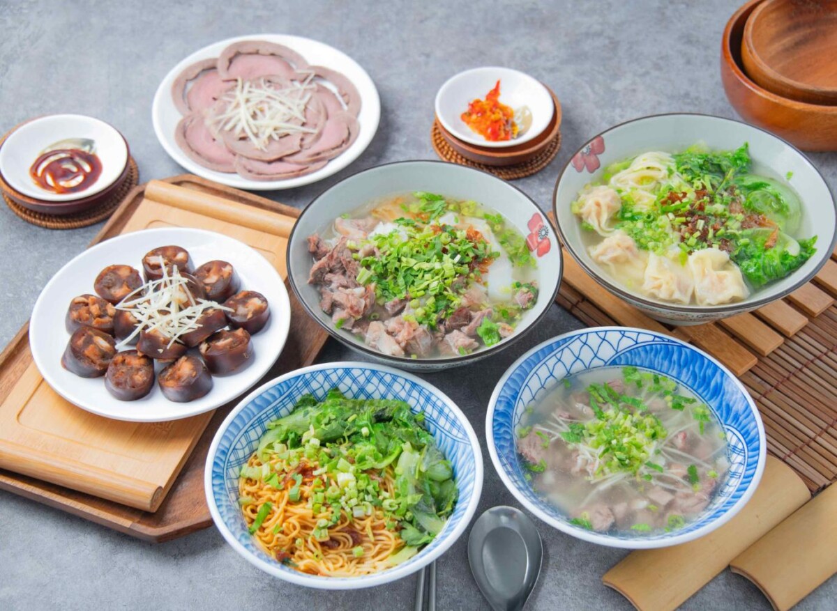 新竹北區小吃店,湯頭以豬後腿骨與筋肉熬煮三小時以上,不添加高湯粉,喝得出食材本身的濃淡與層次(圖/Medick Marketing Ltd.提供)
