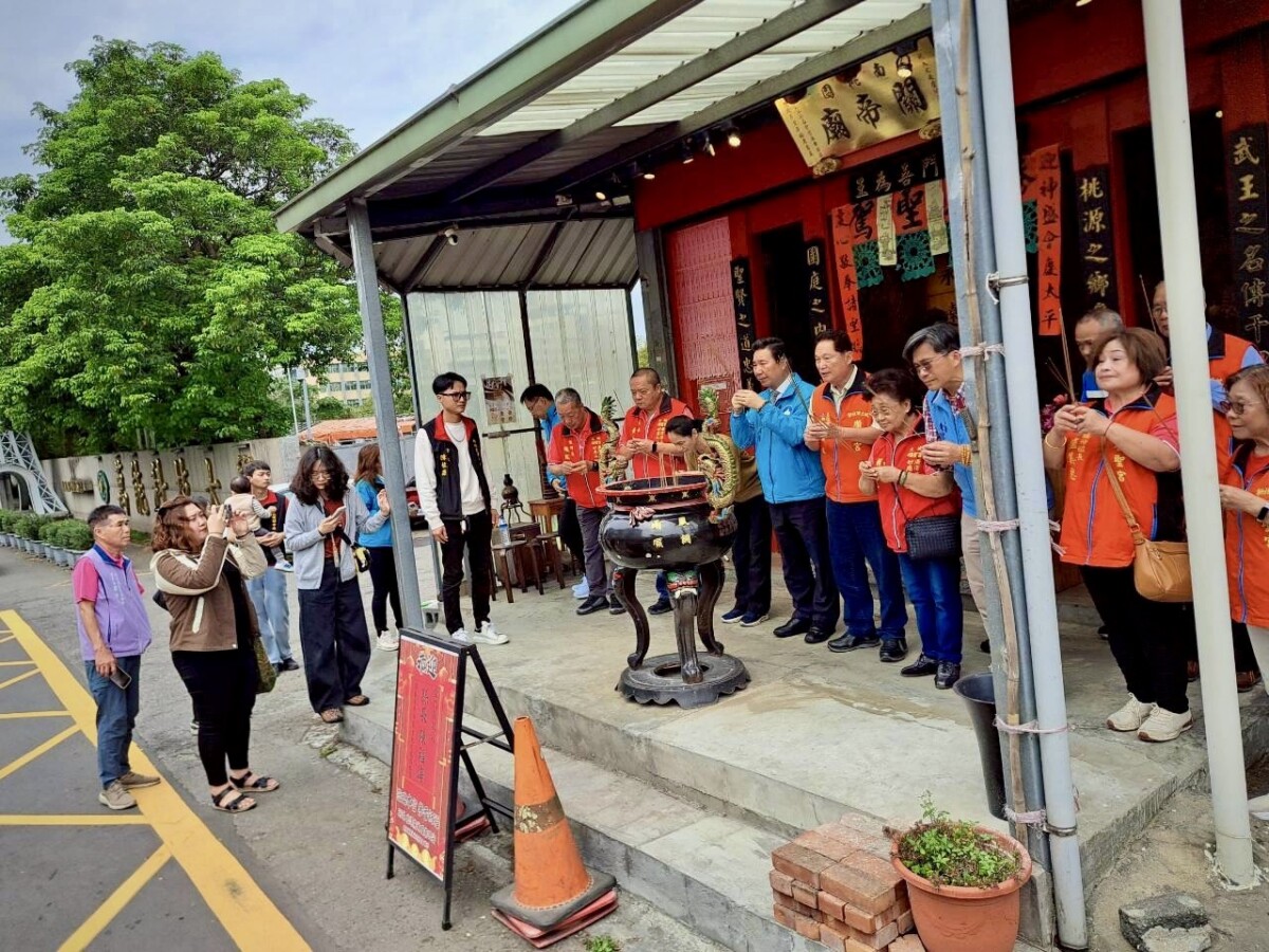 金門縣長 陳福海 率團參訪南桃園關帝廟,與地方人士一同參香祈福,進行關帝文化交流。