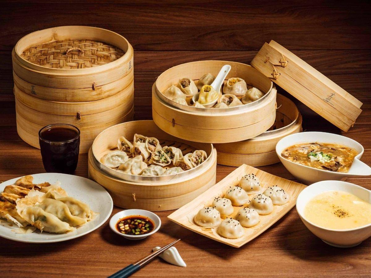 清水銅板美食推薦：皮薄 Q 彈的豬肉蒸餃與蝦肉蒸餃，紮實肉餡每一口都能吃出職人的用心與堅持（圖/Medick Marketing Ltd.提供）