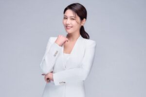 最美八點檔女王白家綺雙喜臨門 大婚前夕宣布晉升品牌監製「飲后超纖飲」誕生