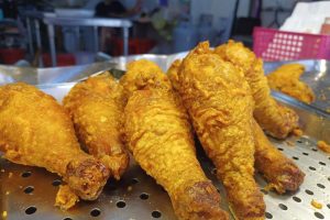 宜蘭市新民路人氣炸物 銅板價職人炸雞 獨門漢方醃料香氣太誘人