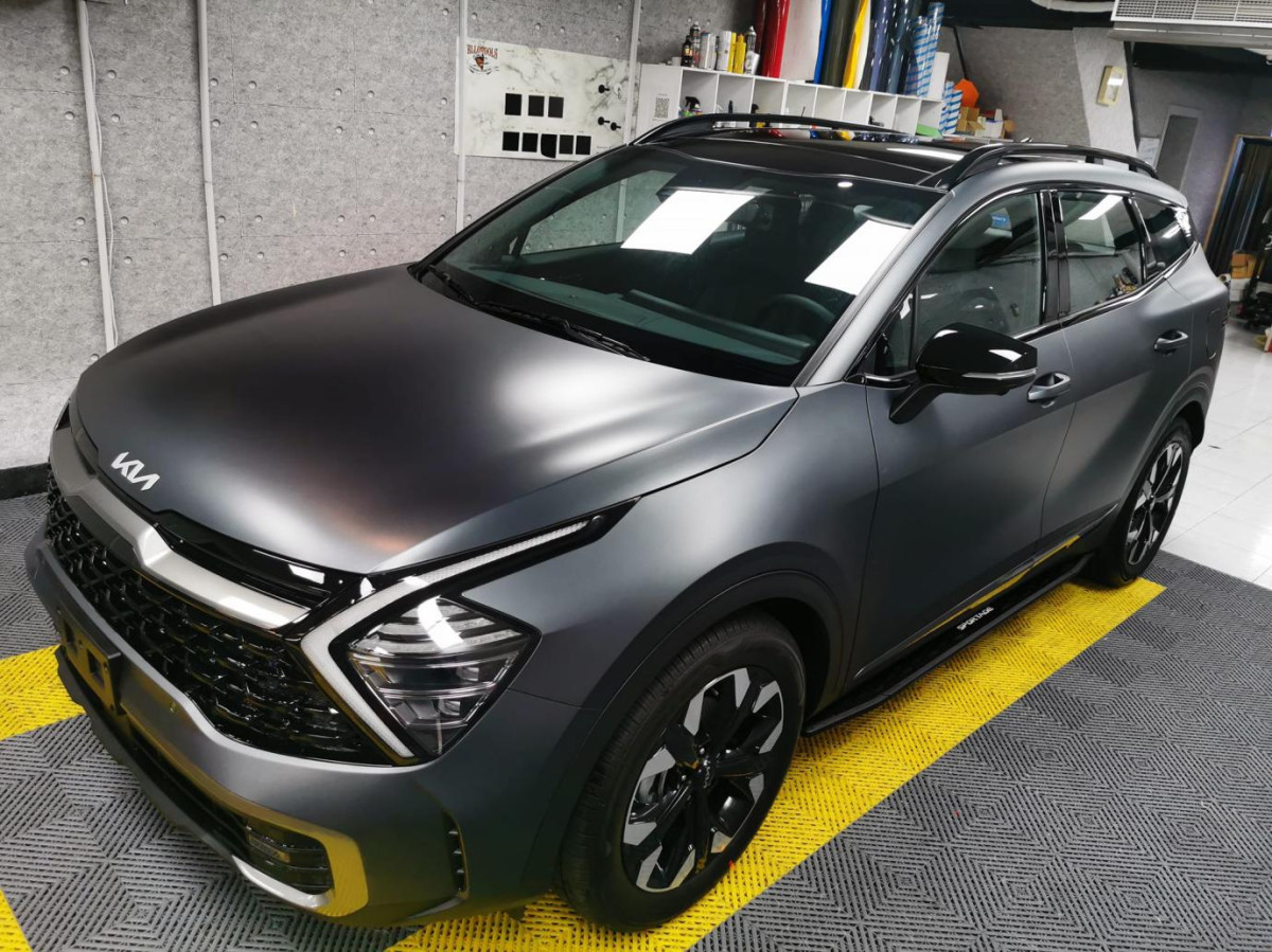 貼膜職人親創台灣汽車膜料品牌 媲美大廠高規品質犀牛皮、改色保護膜