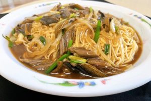 竹崎熱炒餐廳 尋找巷弄靈魂火候 百元體驗極致酸甜鱔魚麵