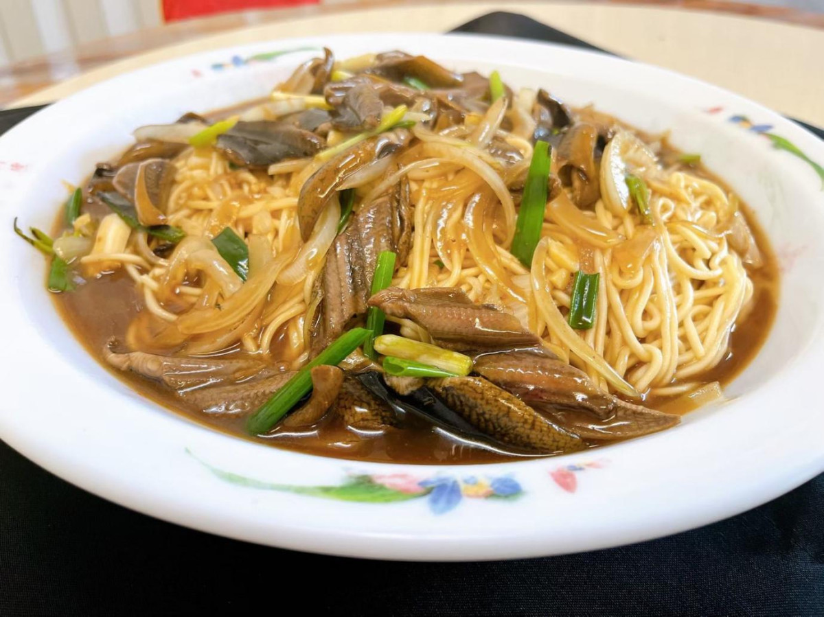 竹崎熱炒餐廳 尋找巷弄靈魂火候 百元體驗極致酸甜鱔魚麵