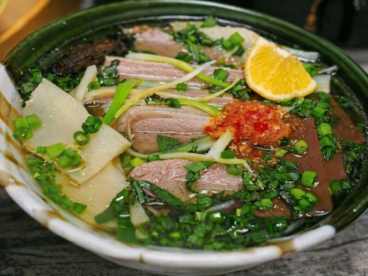 新莊捷運幸福站越南料理 手作米線搭配獨門烤肉 香氣充足更順口