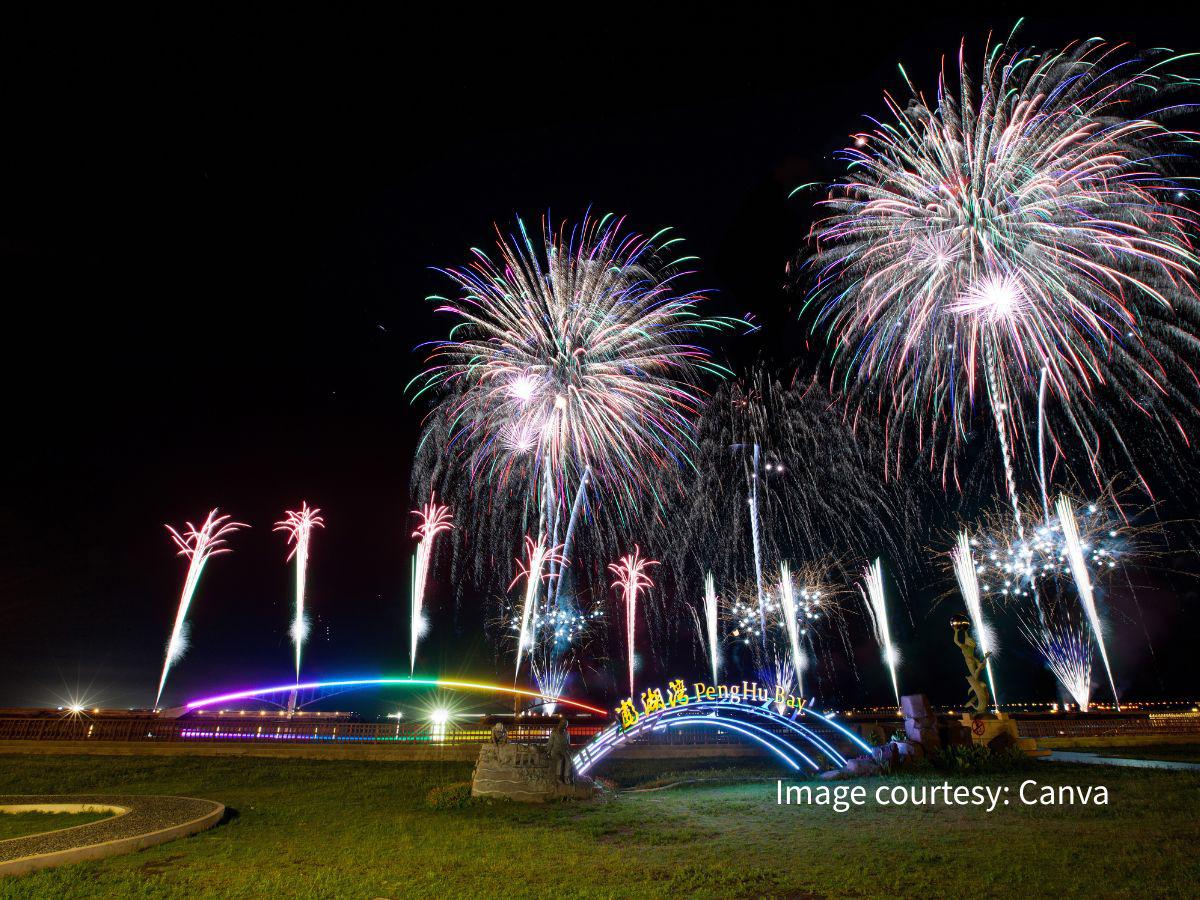 澎湖花火節期間人潮與車流較多，提早安排澎湖專業租車服務，有助保留較理想的車型與時段（圖/Medick Marketing Ltd.提供）

