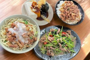 雲林大埤美食 排隊也要吃 鑊氣十足道地鴨肉羹 人氣雞肉飯