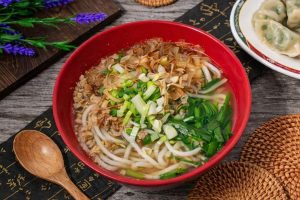 台東便當 記憶中古早味飯包與平價麵食、手工水餃一次滿足