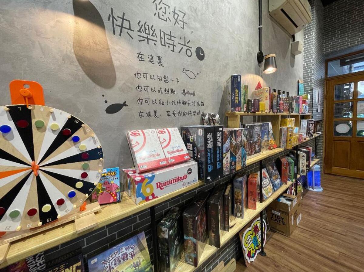 《黑皮匠鬆餅桌遊屋》店內陳列多款遊戲,是不少人找雲林桌遊店時會注意到的聚會選項(圖/Medick Marketing Ltd.提供)