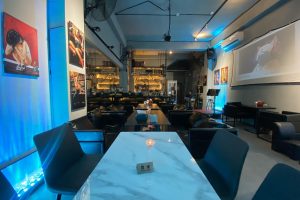 埔里餐酒館新選擇 港風外觀結合海洋主題 打造南投微醺夜生活空間