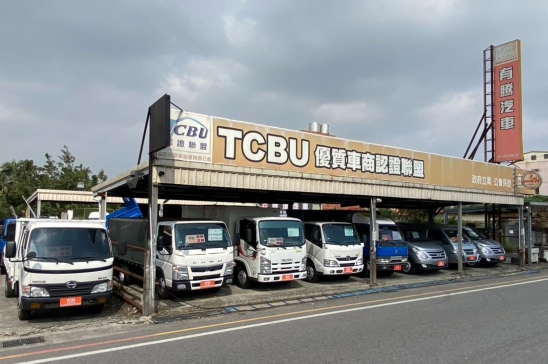 《有騰汽車商行》現場提供多款車型展示,讓有桃園中古商用車需求的消費者可依用途進一步比較(圖/Medick Marketing Ltd.提供)
