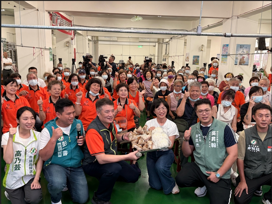 高乃芸與蘇巧慧合體拚「包中」 再為樹林弱勢孩童送神級美味粽子