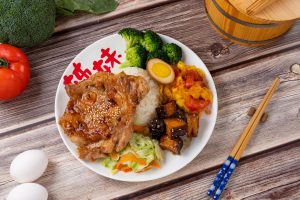 新竹竹東便當推薦 椒麻雞腿、排骨飯到烤魚 百元上下好選擇
