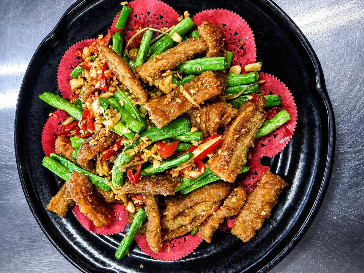 台東關山合菜 熱炒、雞肉主菜與海鮮料理搭配更豐富