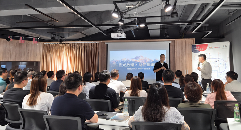 台灣圓緣慈善推廣協會創辦人湯發鉅博士受邀至無疆行銷演講,與現場一級主管們進行深度互動與專業
交流