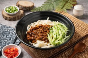 嘉義新港牛肉麵 從金融業返鄉 用一碗麵煮出家味道