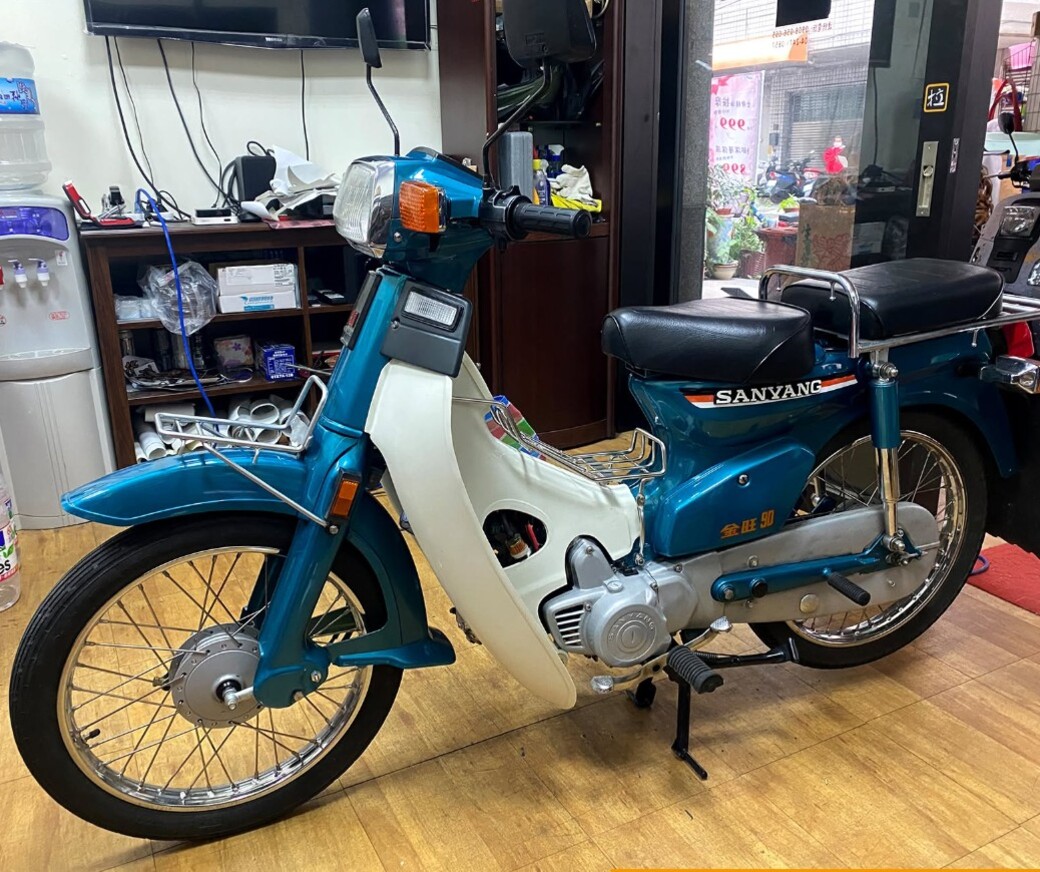 台中車體貼膜 從興趣出發職人 15年手作彩貼之路
