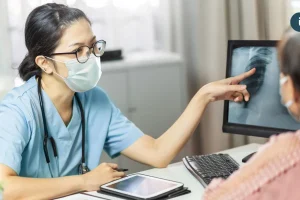 晚期肺癌一線是關鍵！治療思維翻轉 醫：組合療法延長腫瘤控制