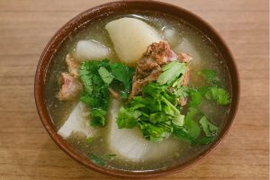旅遊必吃花蓮臭豆腐！現炸現切、外酥內軟 經典風味不容錯過