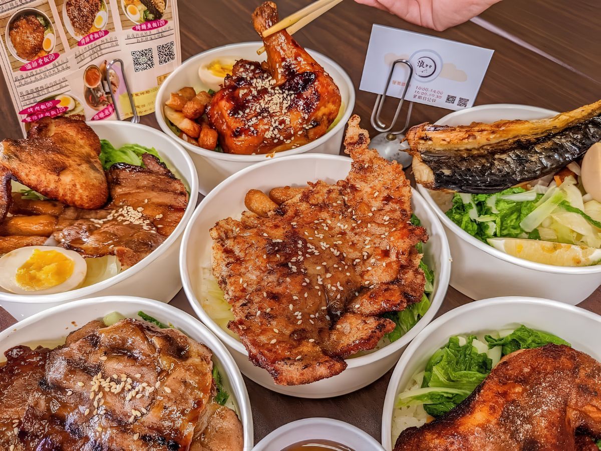 台中火烤便當以直火烹調主餐,肉品在加熱過程刷上自製醬汁,呈現鹹香與直火烤香 (圖/業者提供)