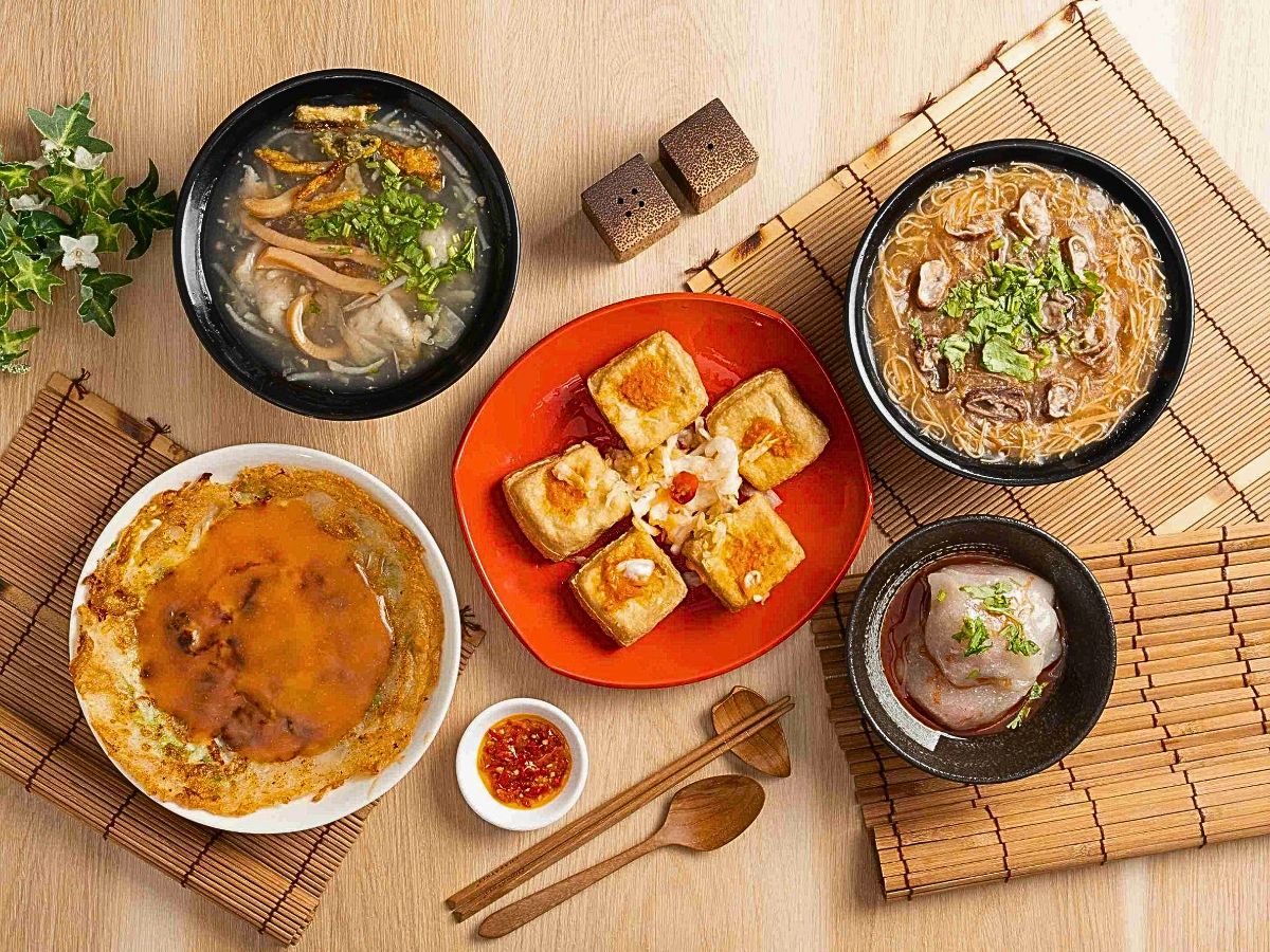 竹北嘉興路台式小吃,大腸麵線、蚵仔煎、臭豆腐一次滿足(圖/業者提供)