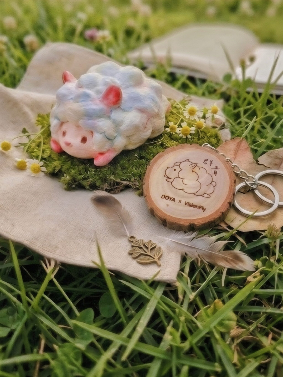 「星羊」象徵寧靜,展現《群青》的多元延伸。