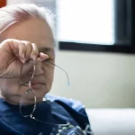 飛蚊症不只是「眼前有黑點」 中醫師：恐是視網膜警訊