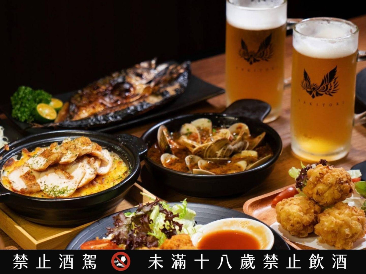這間台北日式串烤餐廳提供啤酒、日本清酒與燒酎等多元酒款,皆經團隊試飲挑選,適合搭配不同風味的串燒料理(圖/業者提供)