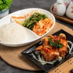 北屯天津路泰台融合的特色午晚餐 椒麻雞便當、五彩水餃與各式麵食強強聯名