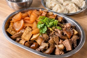 雙城街水餃從夜市美食出發 以韭黃手工水餃 在眾多老字號中脫穎而出