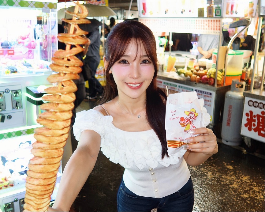 日本網紅愛子體驗饒河夜市分享推廣「臺北夜市打牙祭」特色美食