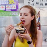 波蘭Anna走訪南機場夜市 體驗「臺北夜市打牙祭」好禮轉運站 大啖特色美食感受臺灣夜市魅力